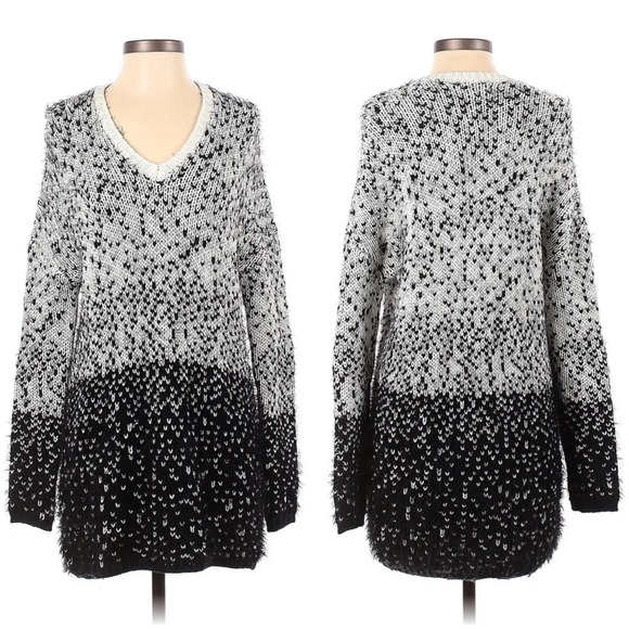 Trouvé • Long V-Neck Colorblock Sweater - Picture 2 of 7